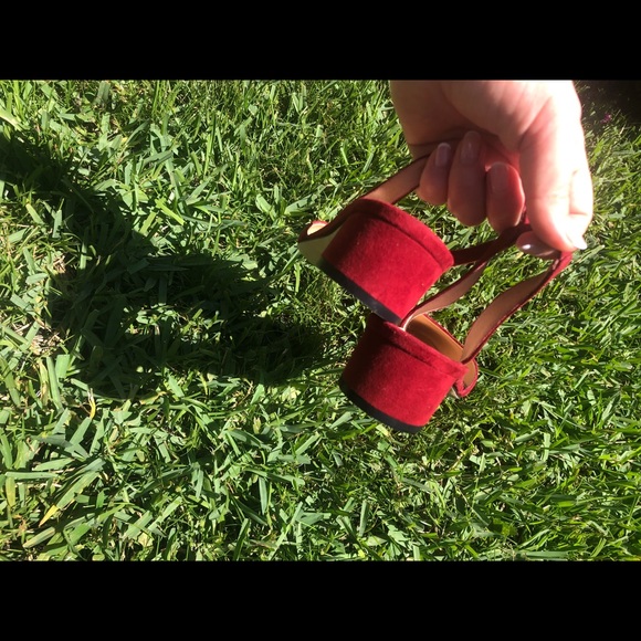 Gently used Manolo Blahinik 39.5 EU will fit US8 - Picture 3 of 6